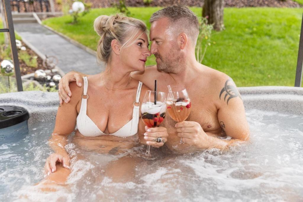 Chalet Vitaspa - Whirlpool & Sauna Privatspa ペグニッツ エクステリア 写真