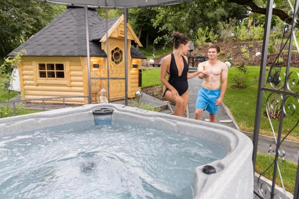 Chalet Vitaspa - Whirlpool & Sauna Privatspa ペグニッツ エクステリア 写真